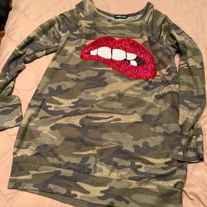 Hemish camo lips